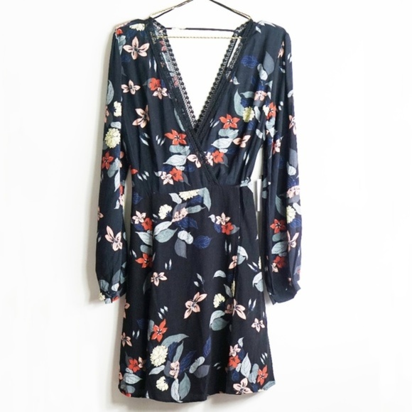 ASTR The Label Floral Wrap Long Sleeve Dress L - Picture 2 of 7